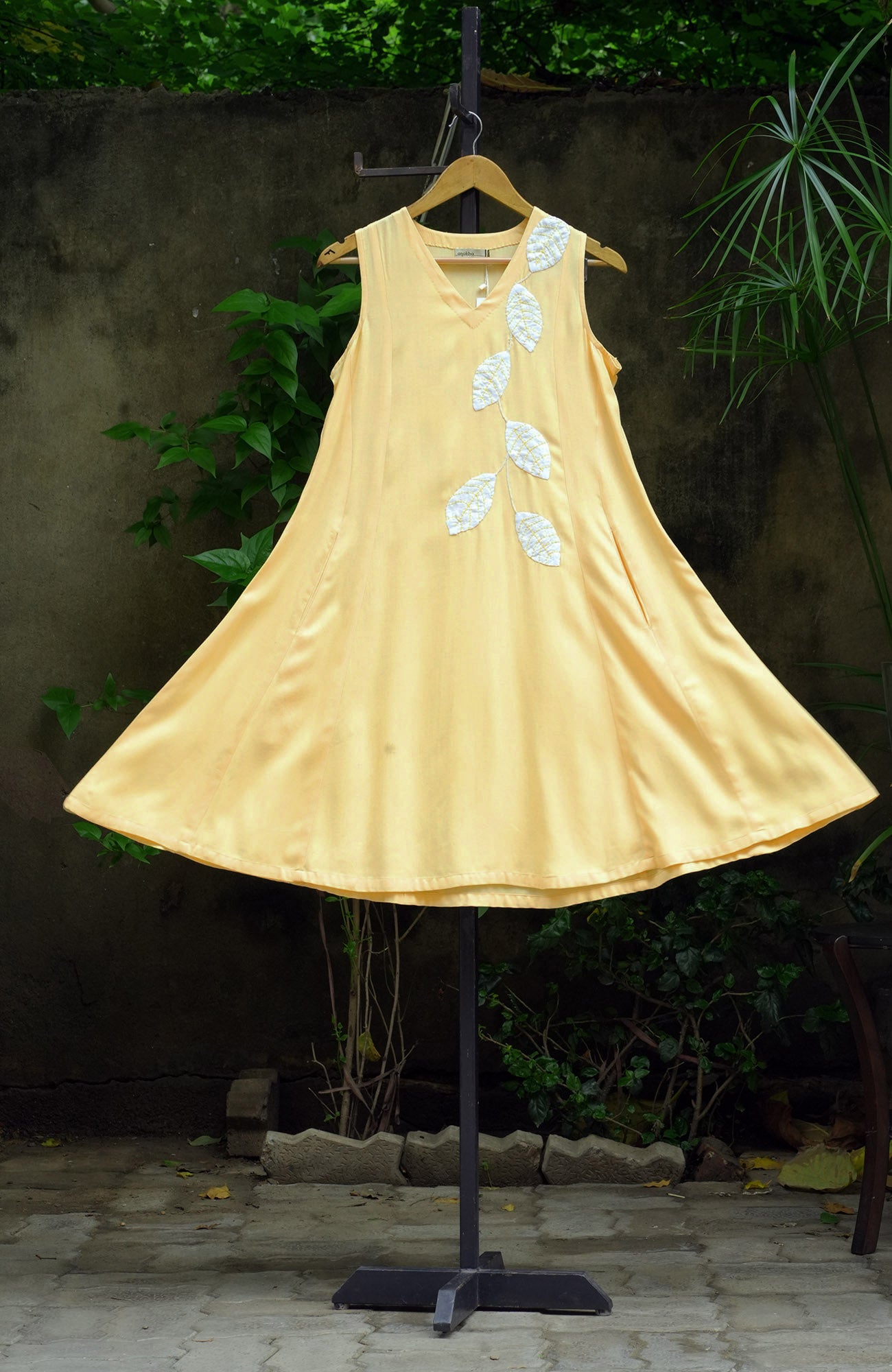 THAT YELLOW DRESS